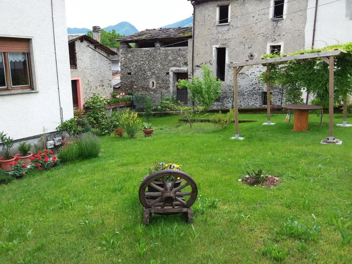 B&B Sentiero Valtellina Castello dell'Acqua Exterior foto